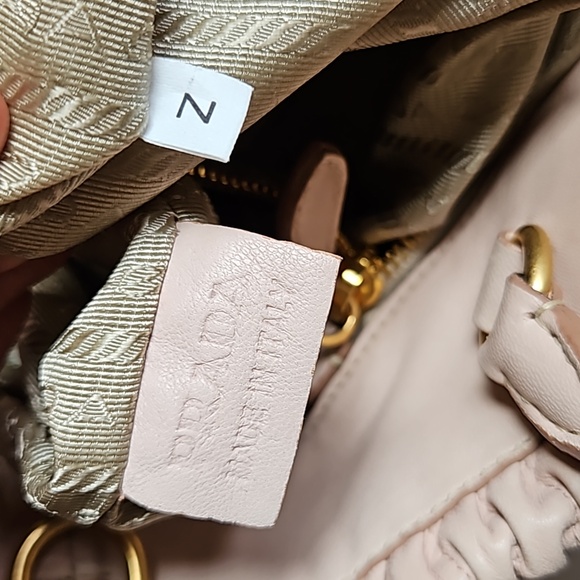 Prada nappa drapes lambskin handle tote bag - Picture 4 of 17